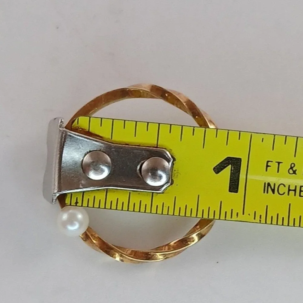 Vintage Gold Tone Krementz Pearl Brooch Twisted‎ Pin